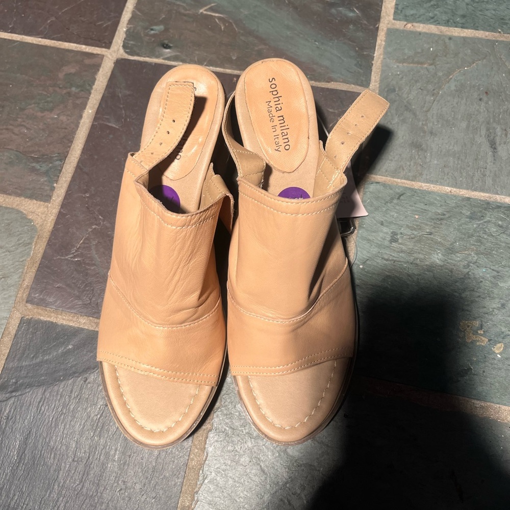 Sophia Milano Tan Chunky Heel Sandals 8 1/2